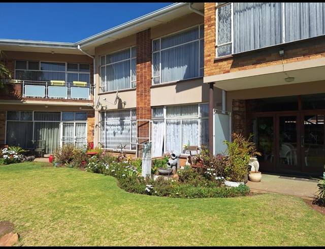 2 BEDROOM TOWNHOUSE FOR SALE IN STRUBENVALE